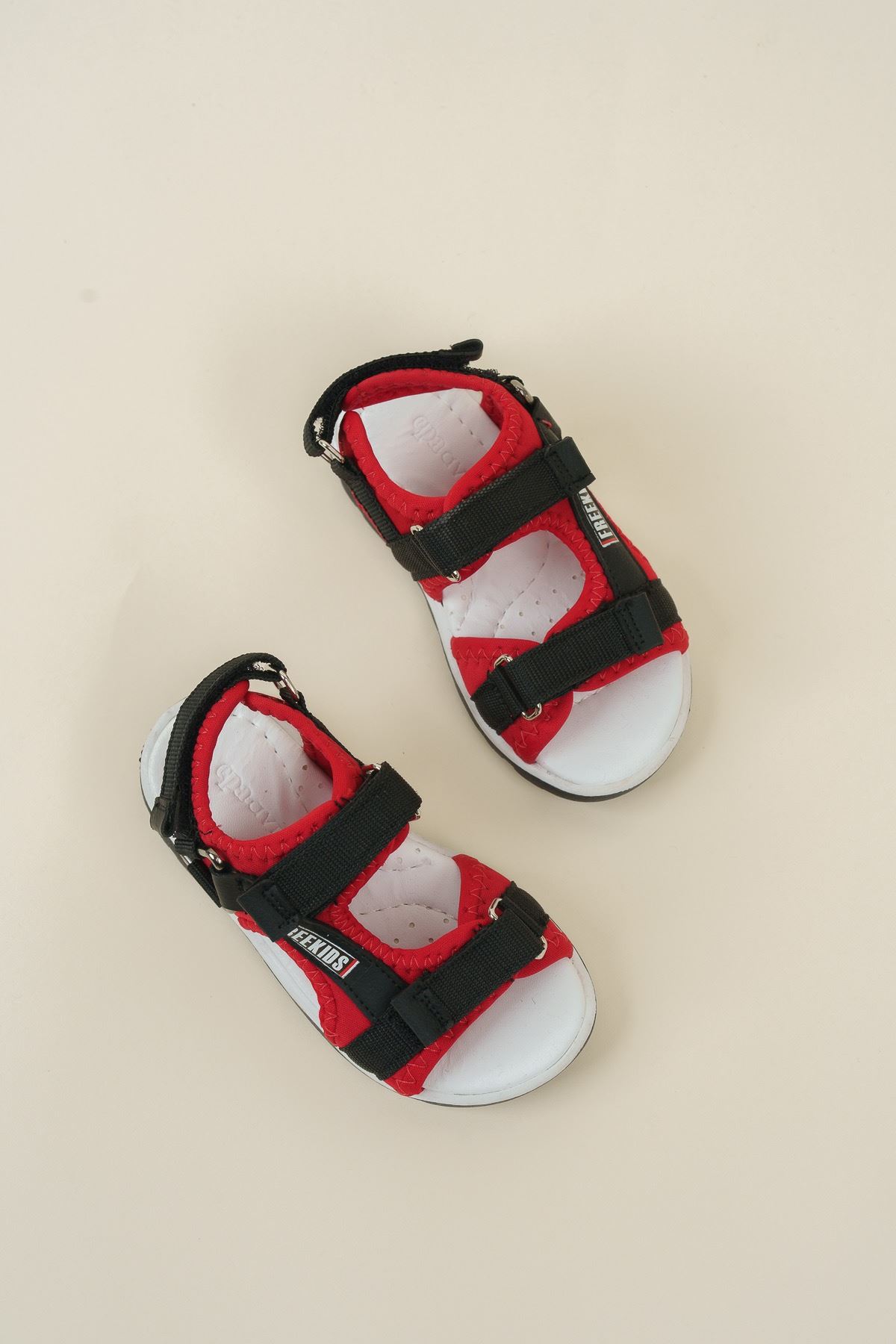 Ortopedik Taban Kırmızı Bebe Sandalet