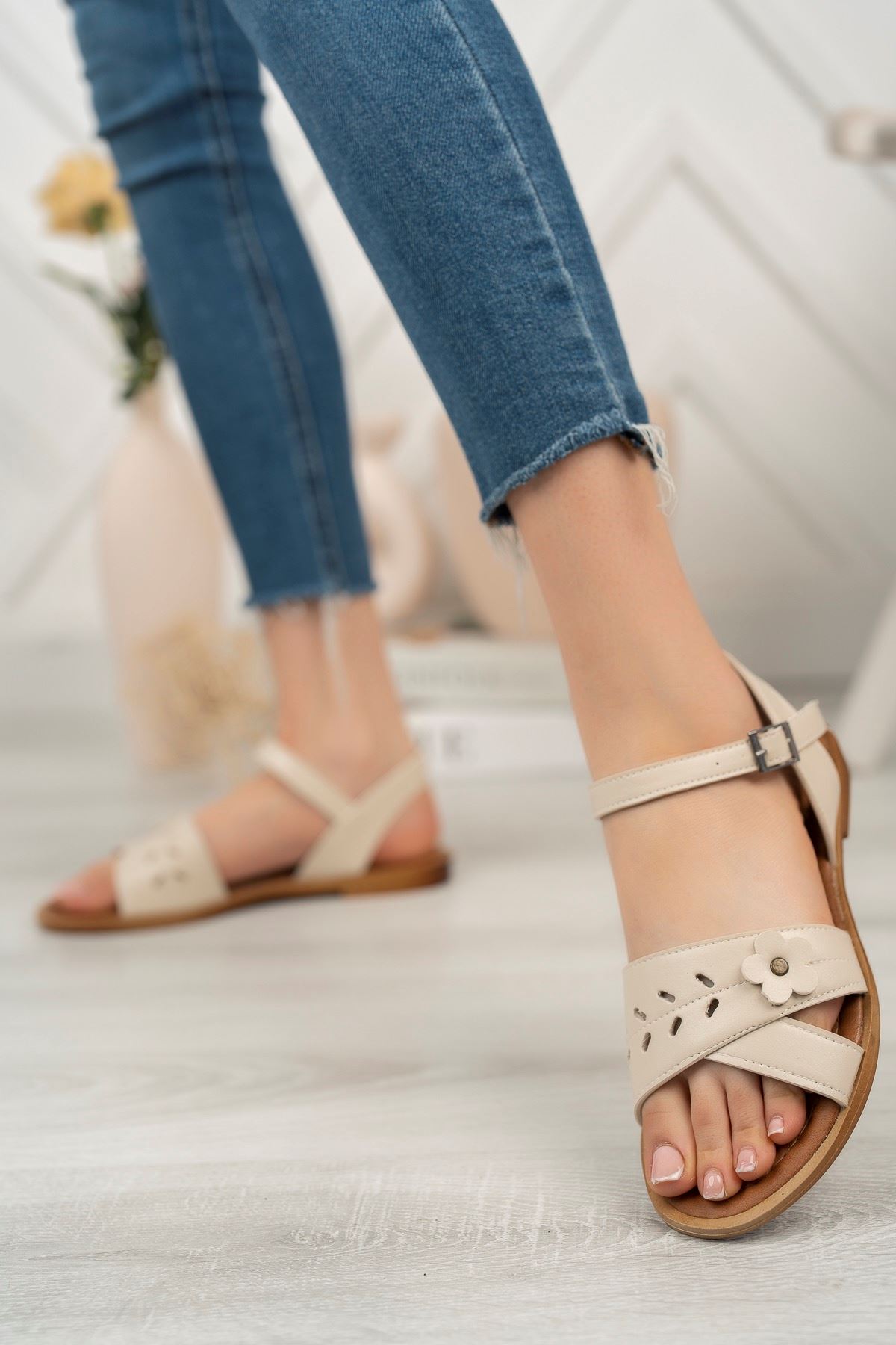 Papatya Model Ten Kadın Sandalet