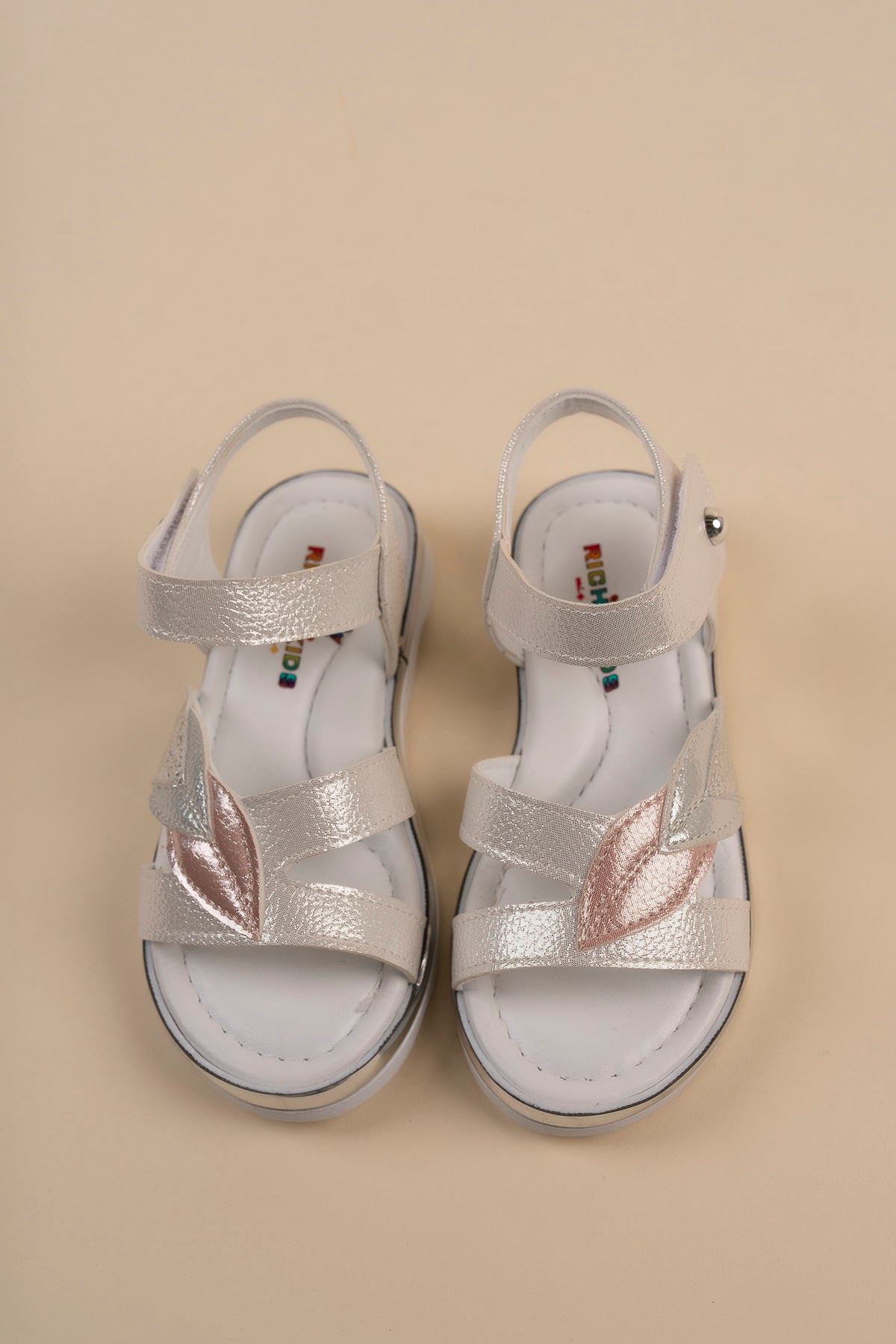 Termo Taban Yaprak Model Sedef Kız Çocuk Sandalet
