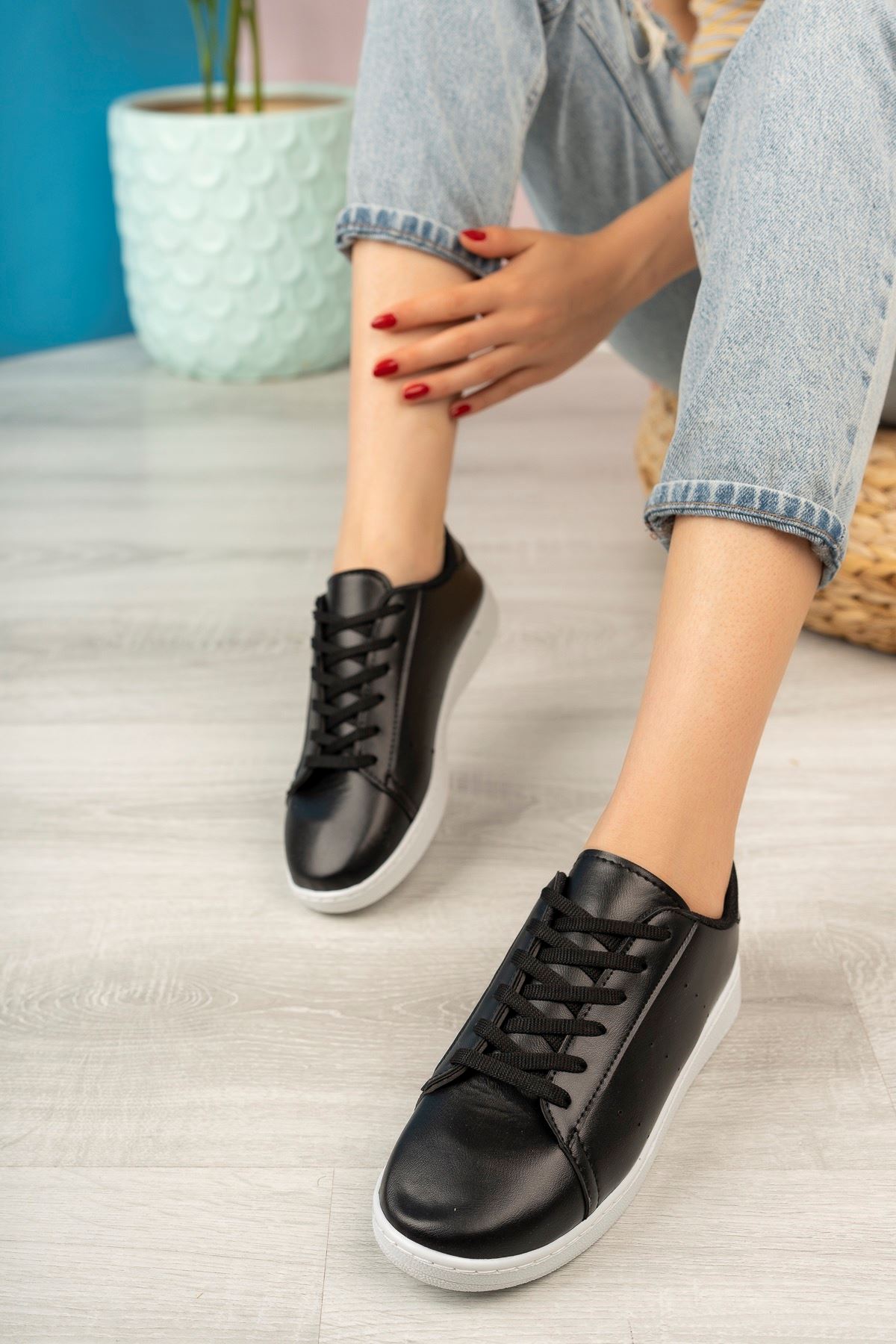 Women's White Sneakers with Lace-Up Black Sole