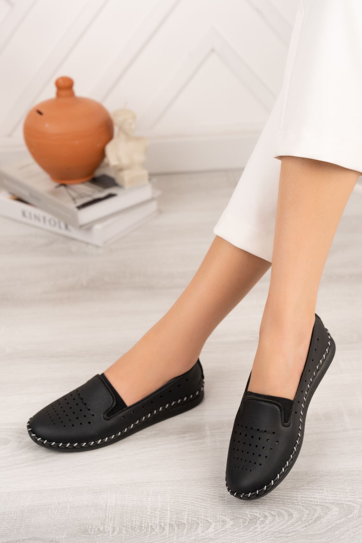 Ortapedik Pedli Lazerli Siyah Kadın Ayakkabı