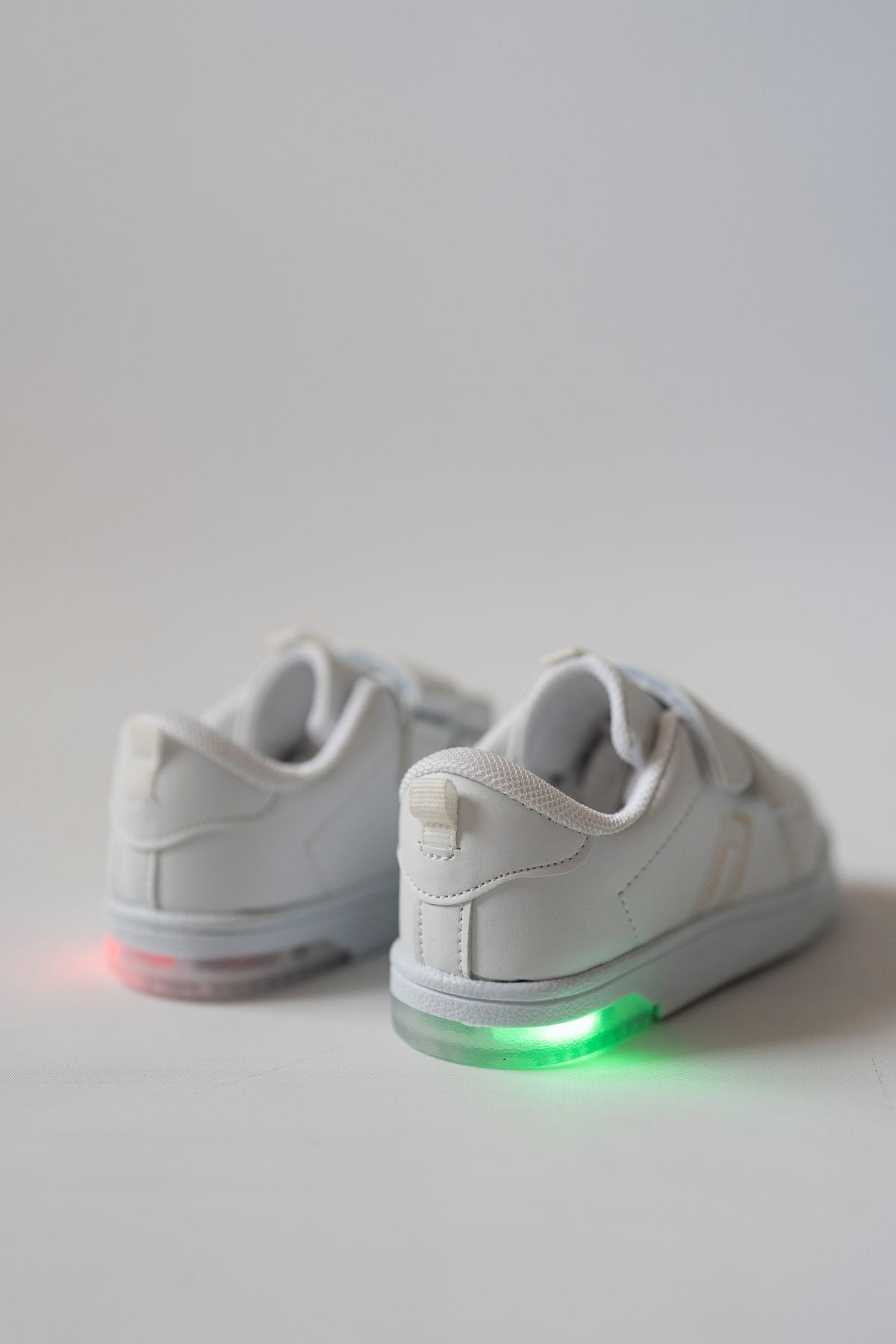 Çift Cırtlı Işıklı Beyaz Bebe Spor Ayakkabı