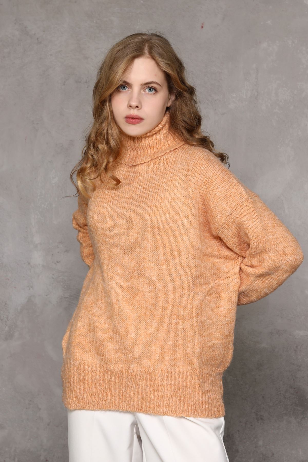 Full Heron Women's Knit Sweater