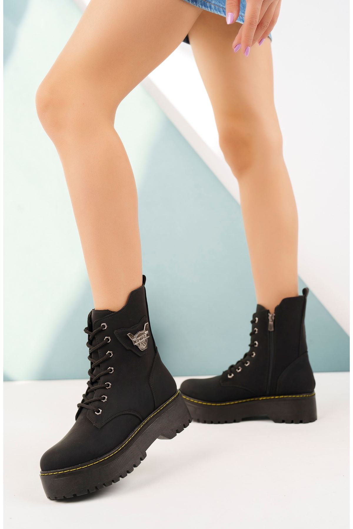 Filled Sole Black Emerald Women's Ankle Boots
