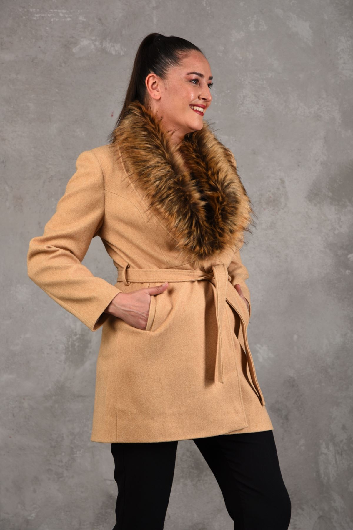 Women's Cashmere Coat with Feathered Collar