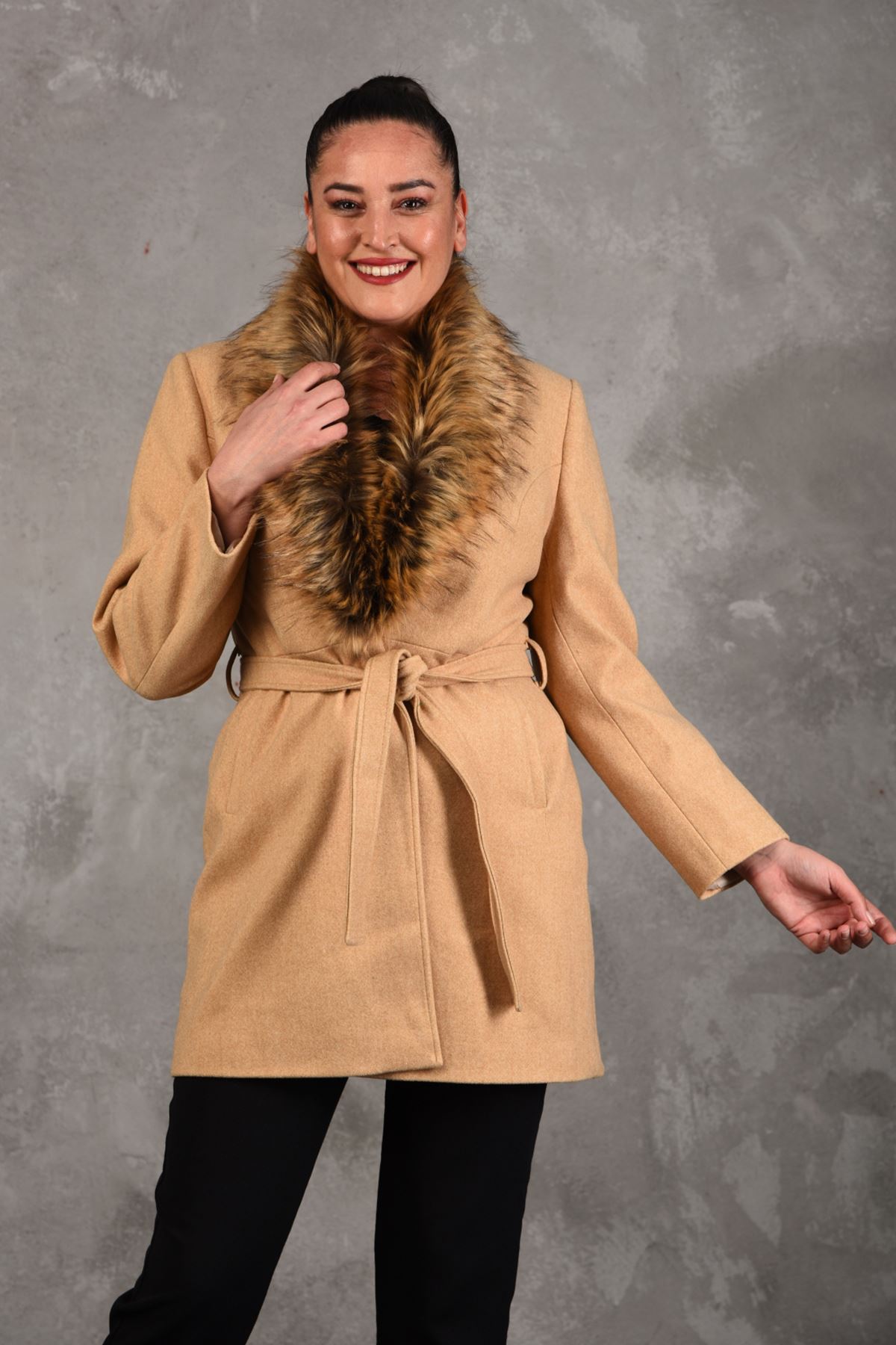 Women's Cashmere Coat with Feathered Collar