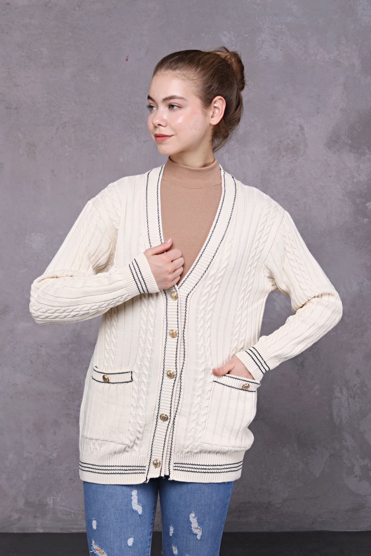 Women's Knitwear Cardigan with Button