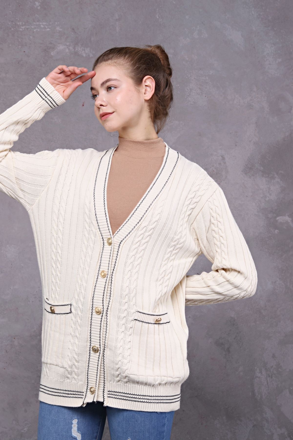 Women's Knitwear Cardigan with Button