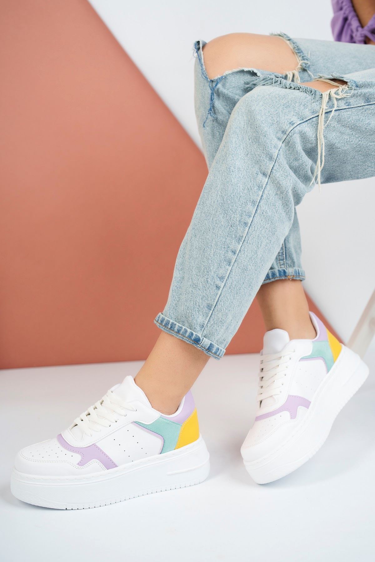 Poly Sole Mekval Stitching Lilac Garnished White Sneakers