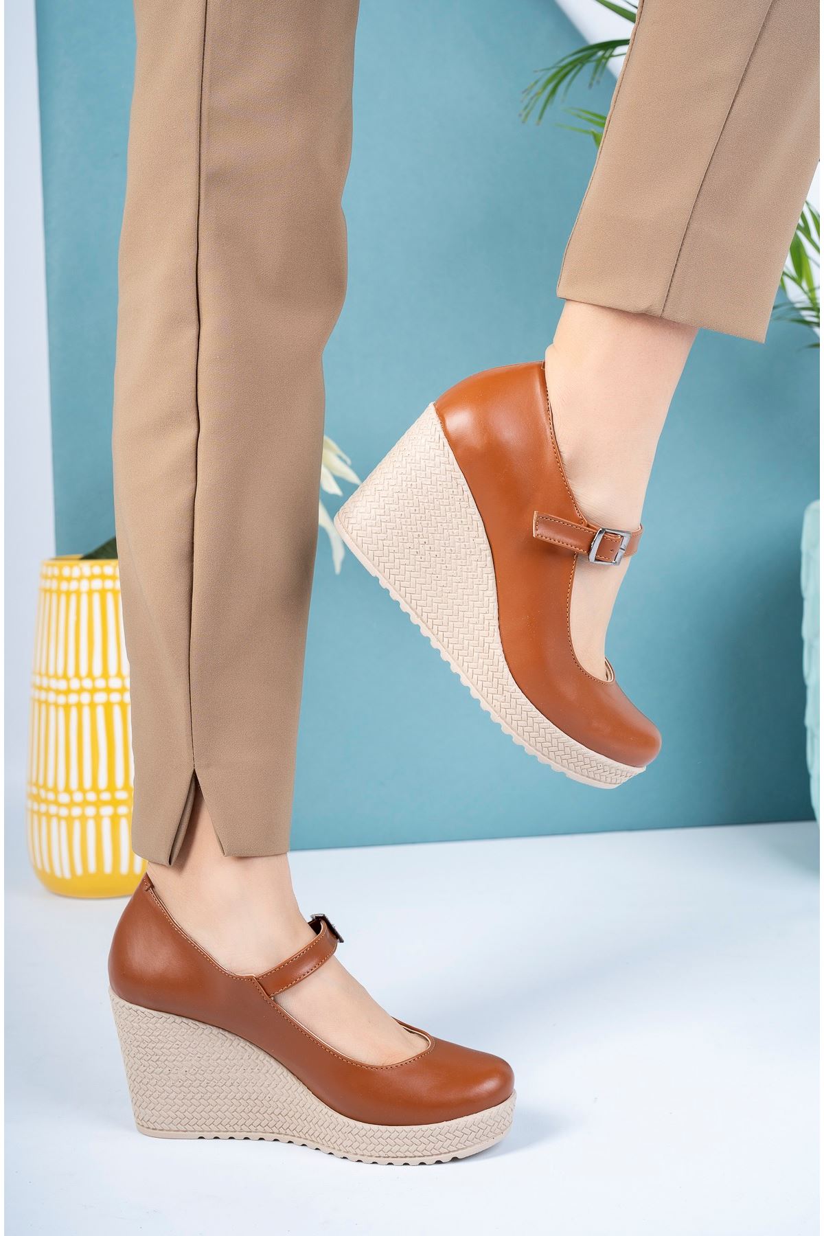 Padded Sole Ankle Buckle Tan Skin Shoes
