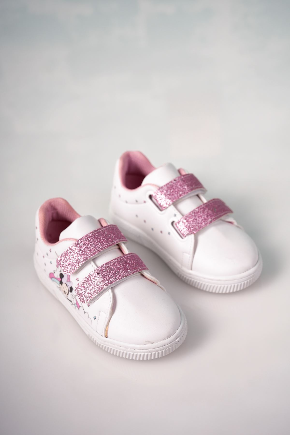 Powder Printed White Children's Shoes with Velcro Fastener