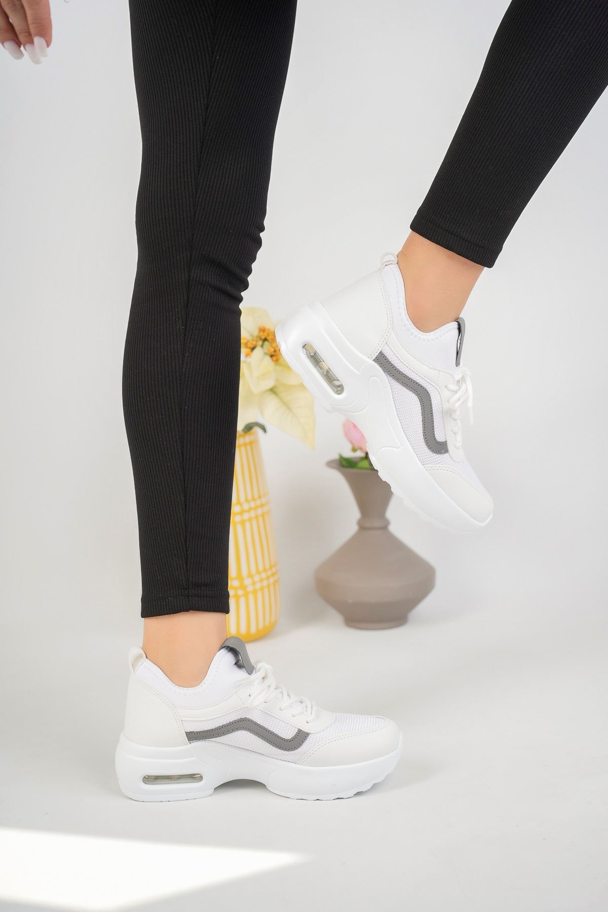 Yüksek Taban Bağcıklı Beyaz Kadın Spor Ayakkabı