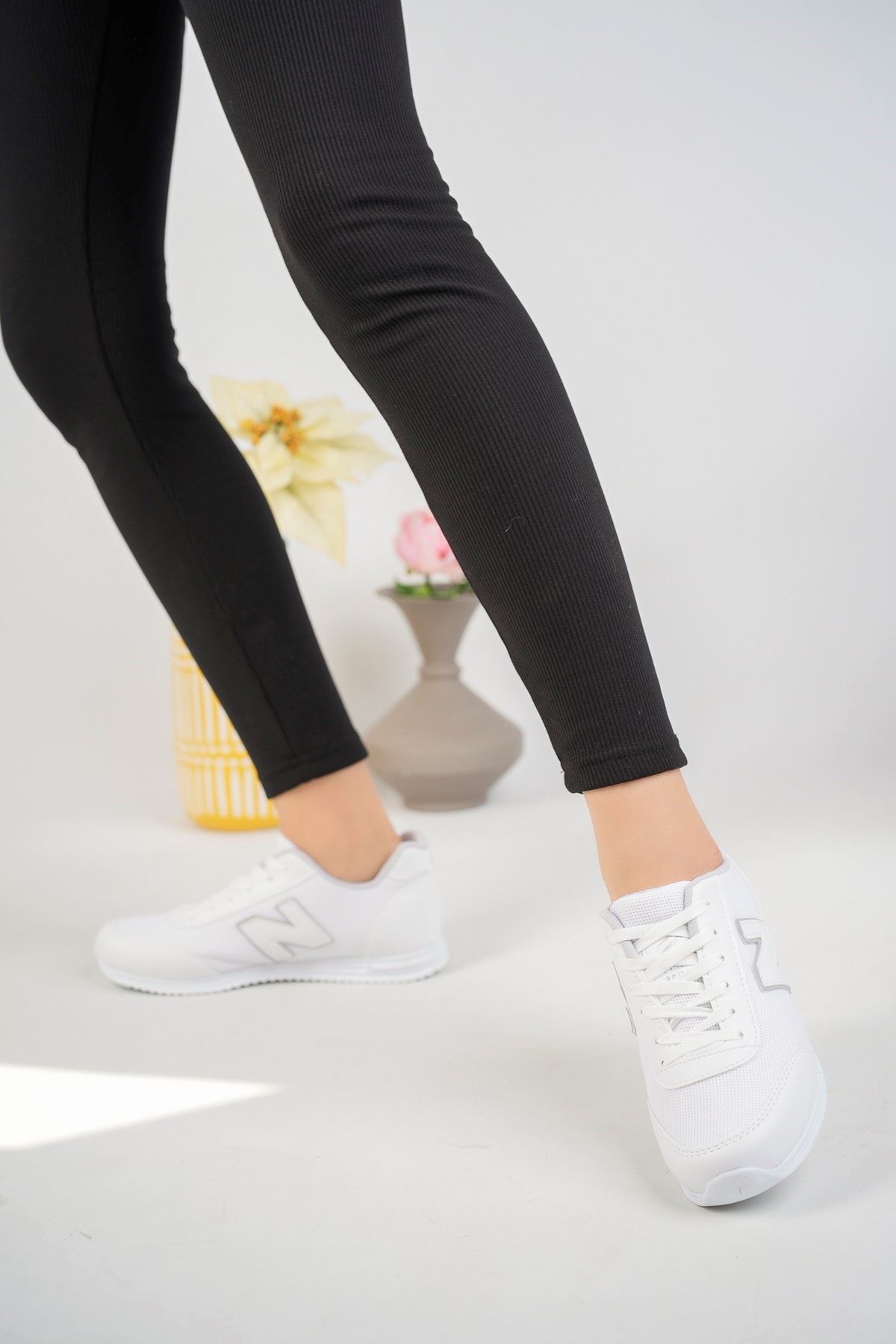 Fileli Bağcıklı Beyaz Kadın Spor Ayakkabı