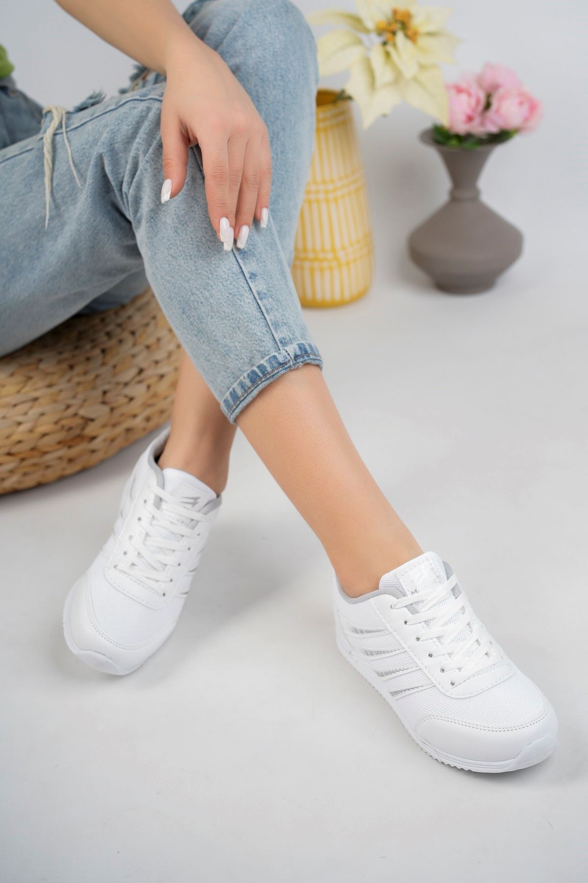 Lace-up Mesh White Women's Sneakers