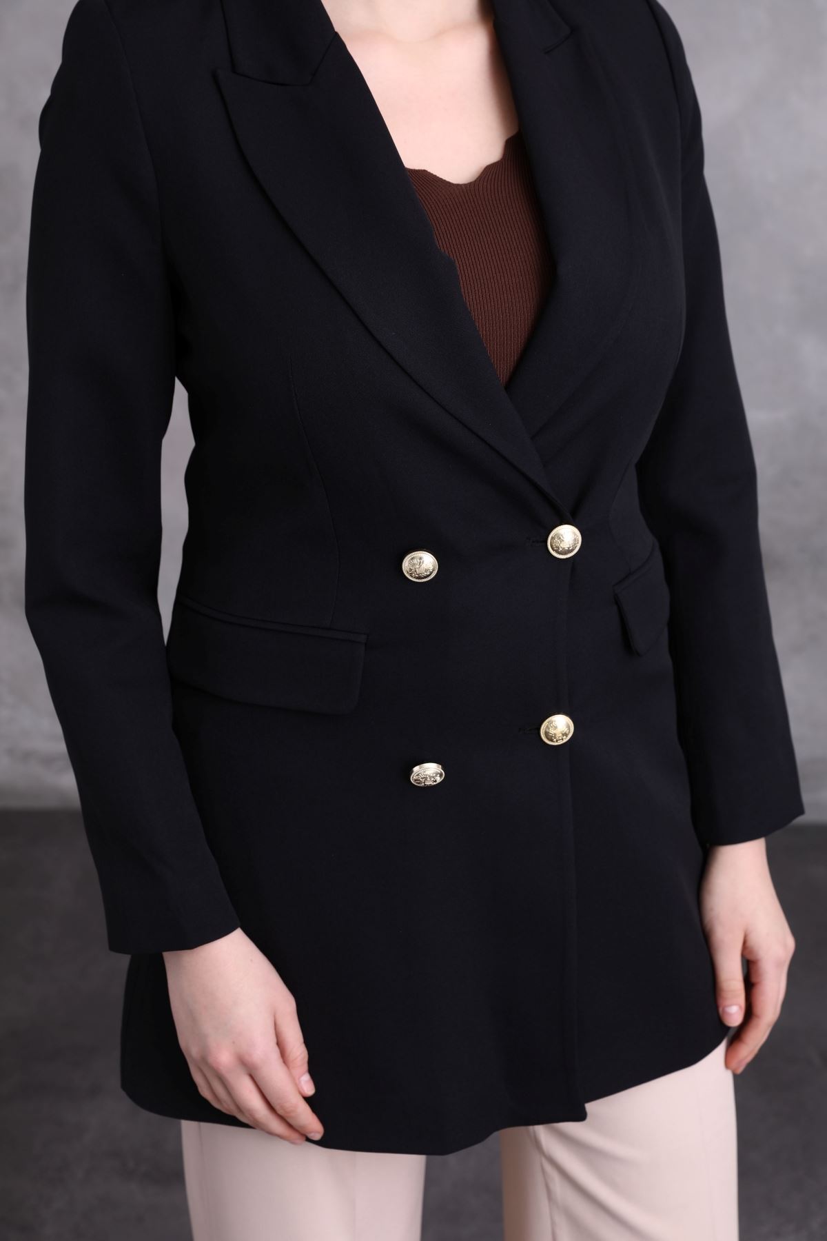 Cep Kapaklı Düğmeli Kadın Ceket