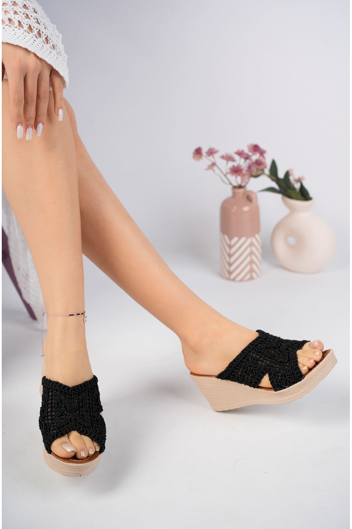 Padded Insole Open Front Knit Black Women's Slippers