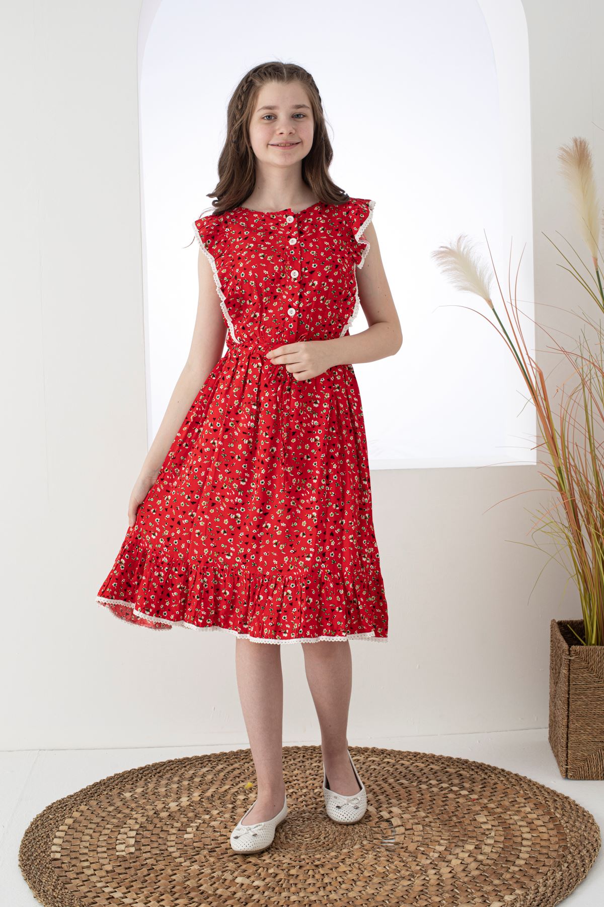 Patterned Girl's Dress with Ruffled Sleeves