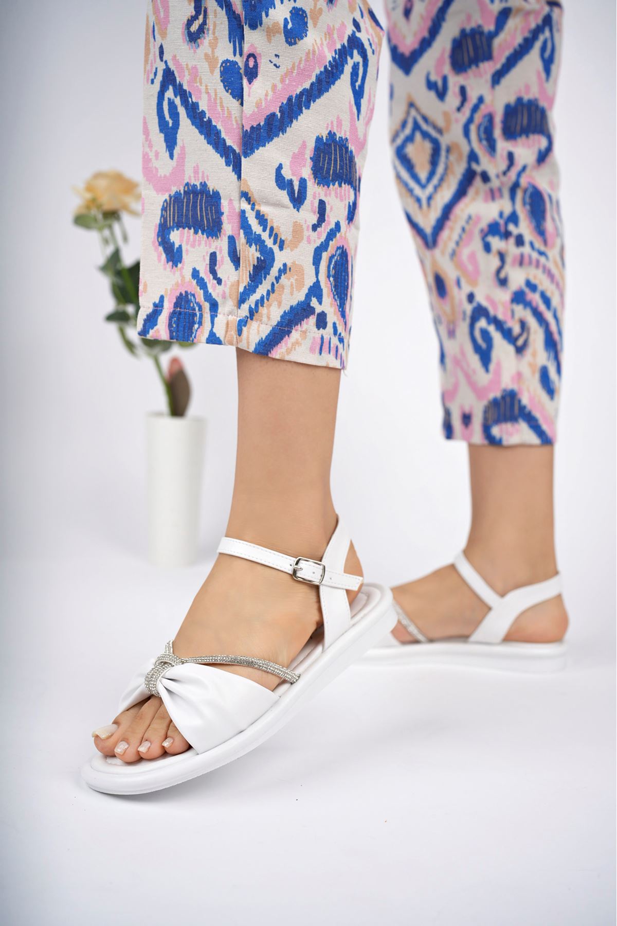 White Women's Sandals with Bow Stone