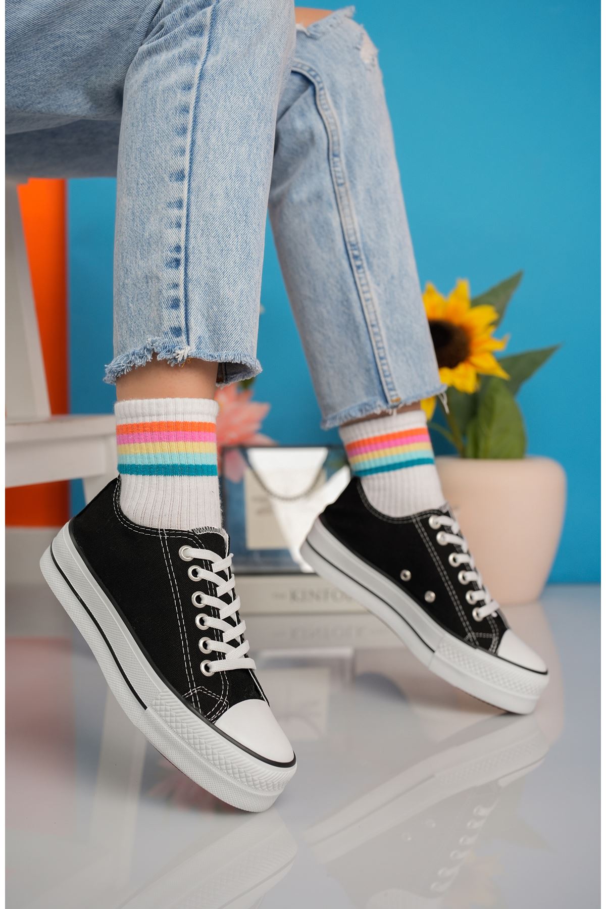 Thick Sole Short Black Linen Sneakers