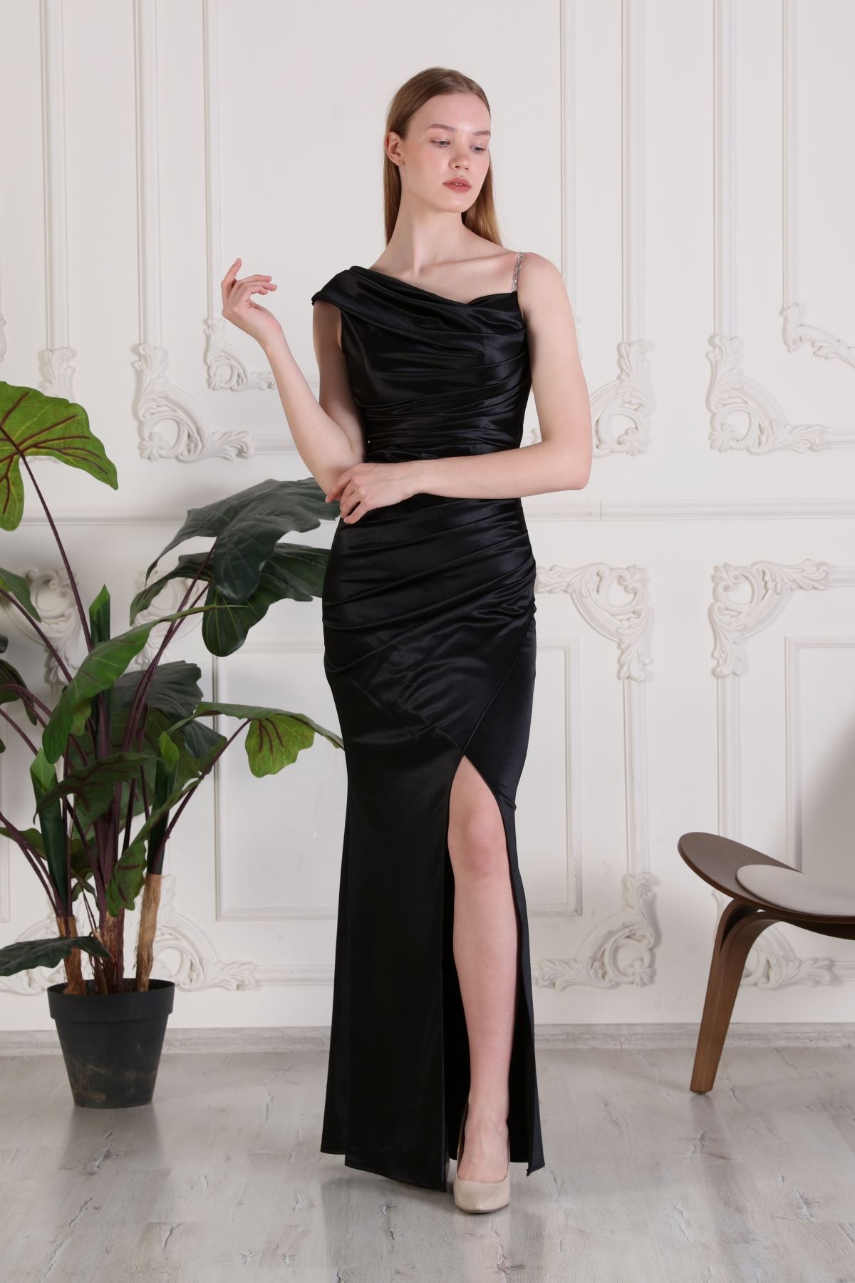 Long Women's Evening Dresses with Slits and Back Decollete