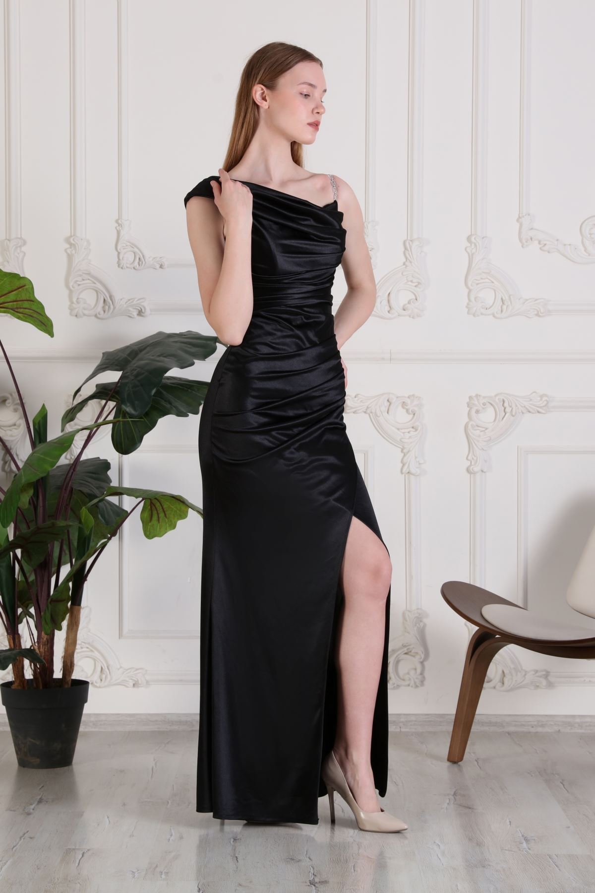 Long Women's Evening Dresses with Slits and Back Decollete