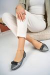 Pointed Molded Biyesi Stone Platinum Women's Babet